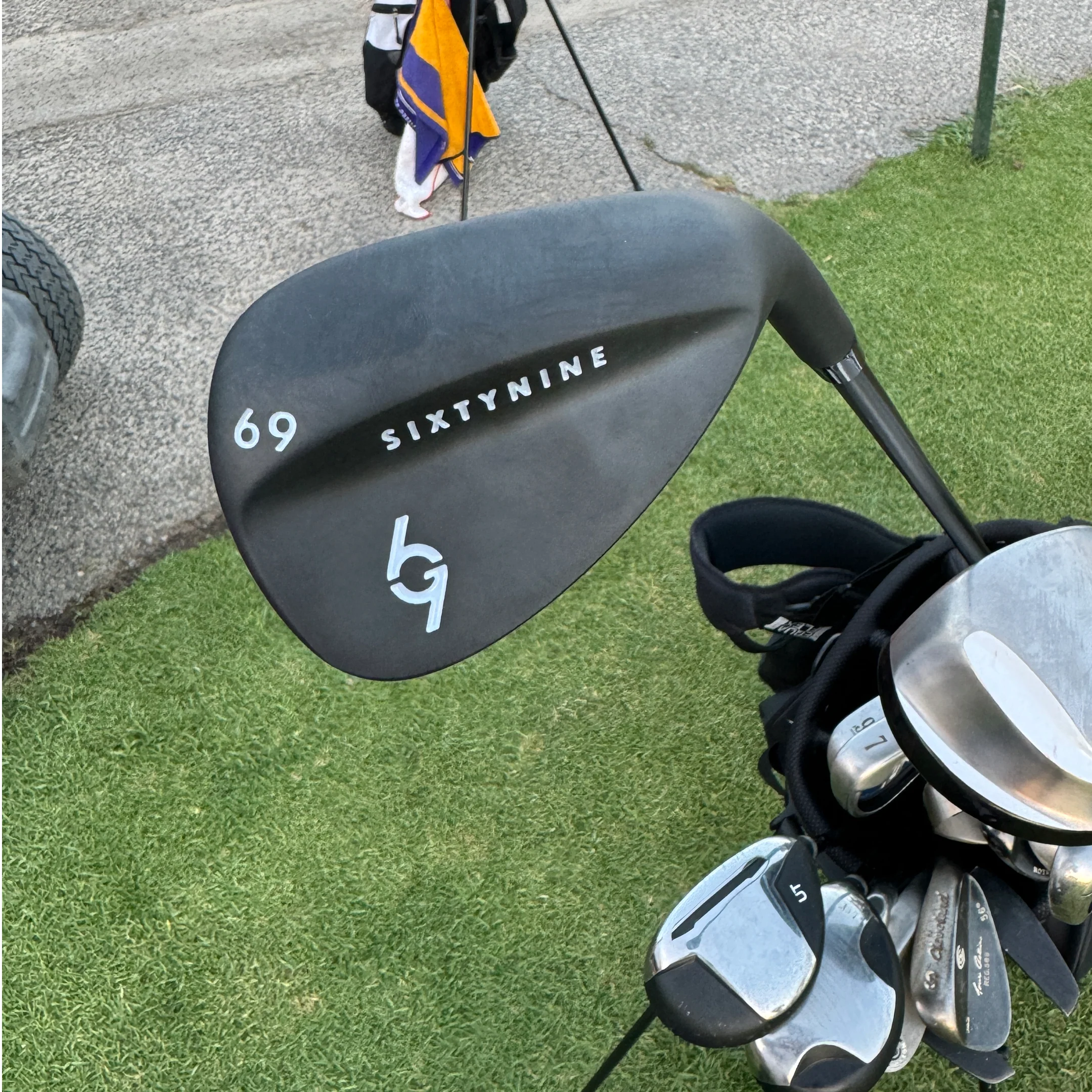 The 69° Wedge - Black - Image 8